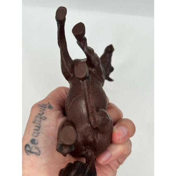 Greenbrier International Horse Figure Brown - Picture 7 of 7